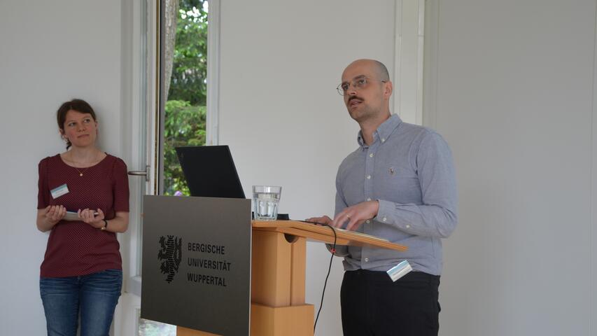 Jean-Henri Huttarsch beantwortet Fragen