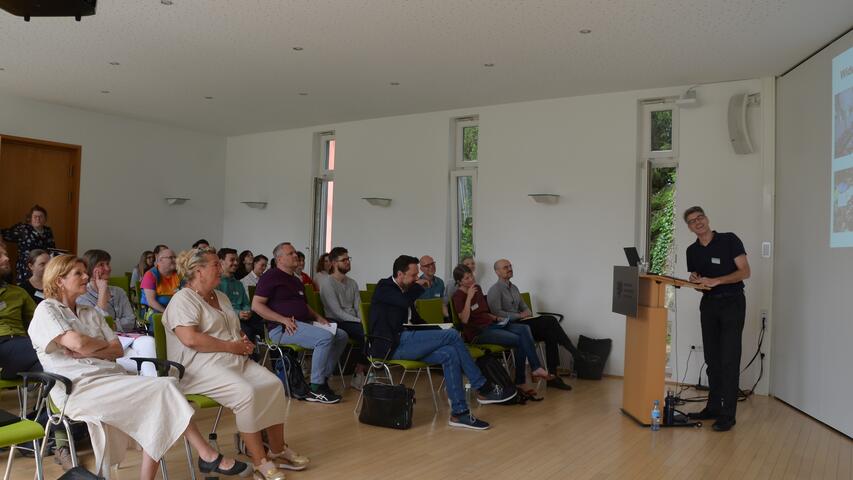 Prof. Wilhelm während seines Vortrags