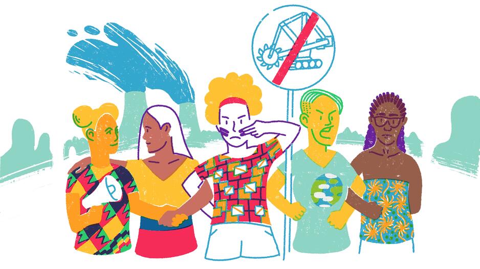 Gruppe Frauen mit Demoplakaten und Megafon vor einem Kohleabbauwerk